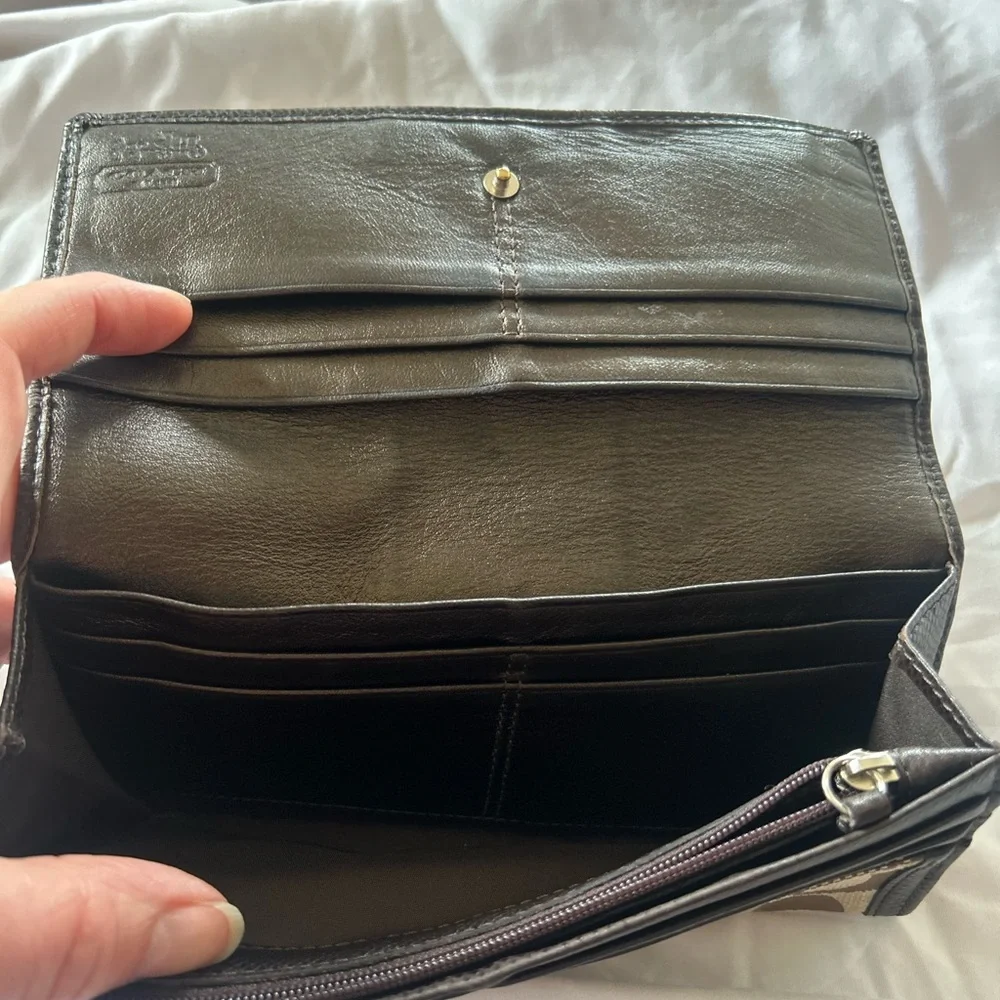 Coach Signature Canvas Wallet - Picture 7 of 12